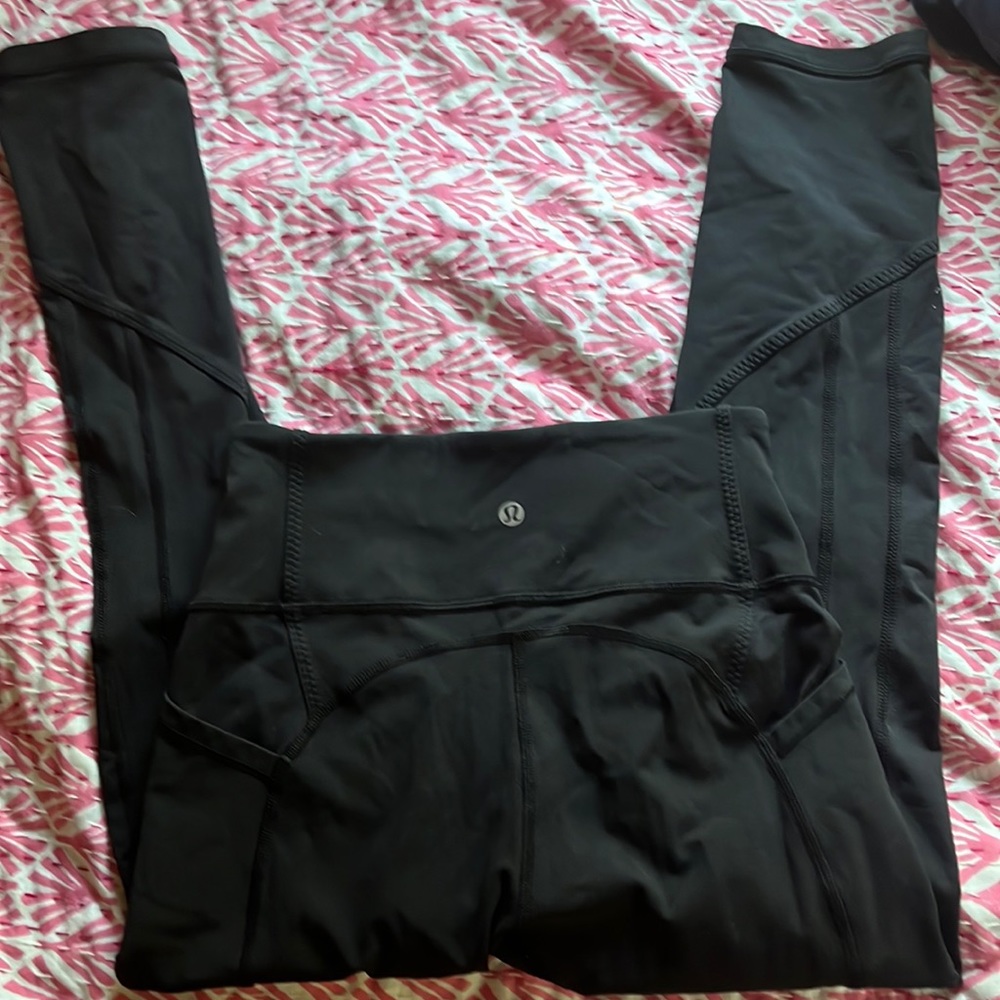 black lululemon leggings
